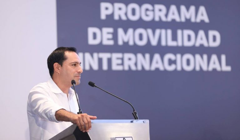 Presenta Vila Dosal Agenda Estatal de Inglés