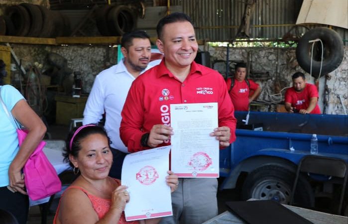 Sergio Vadillo se compromete por escrito a cumplirle a ciudadanos del sur de Mérida