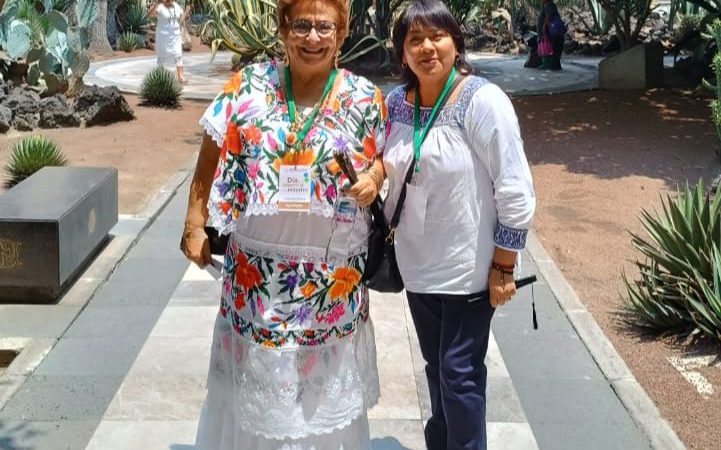 Maestra yucateca recibe reconocimiento en Palacio Nacional