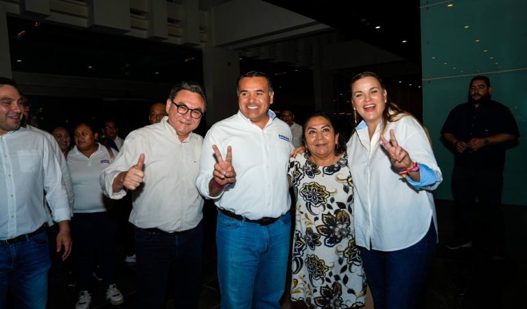 Los maestros son el motor del progreso de Mérida: Cecilia Patrón 